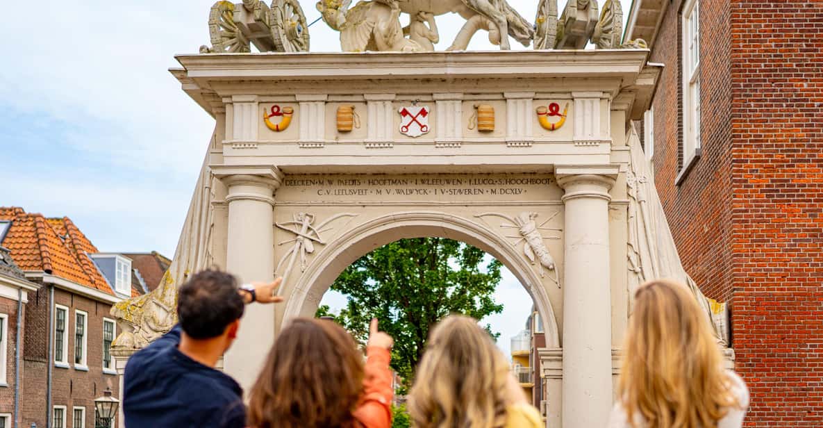 Outside Escape Amsterdam with your friend(s) and have fun! - How the smartphone escape works in real life
