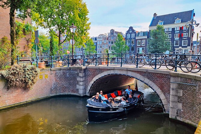 Private 90 Minute Amsterdam Canal Belt Exploration Cruise - Key things I’d mark before you book