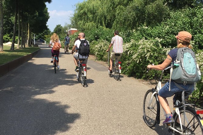 Private Amsterdam Bike Tour with a local guide (also for families) - Meeting at Mike’s Bike Tours and how the ride starts smooth
