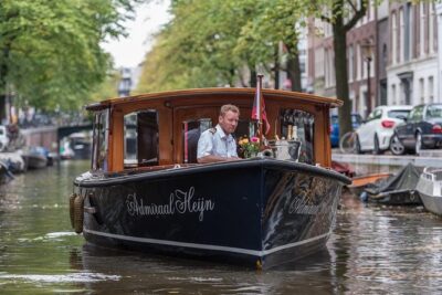 Private boat tour on a electric saloon boat - Route Customization: Build a Cruise That Matches Your Day
