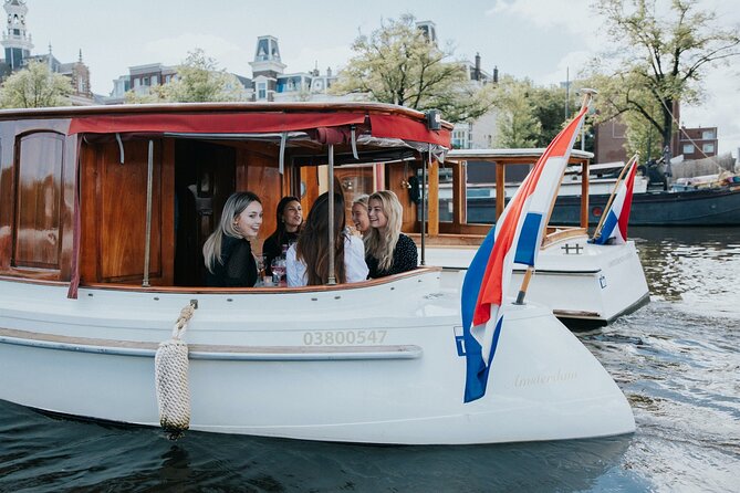 Private Canal Cruise in Amsterdam - Meeting at Museumbrug and What 90 Minutes Feels Like