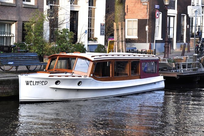 Private Champagne Canal Cruise in Amsterdam - Daylight vs evening: choosing the mood you want