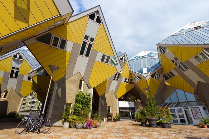 Private Day Tour: Rotterdam and The Hague. English or Spanish - Delft after The Hague: canals, charm, and a walkable finish