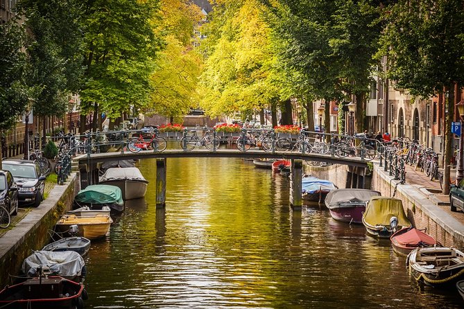 Private departure transfer from Amsterdam to Schiphol Airport (AMS) - Door-to-Door Pickup: Your Hotel, Apartment, or Cruise