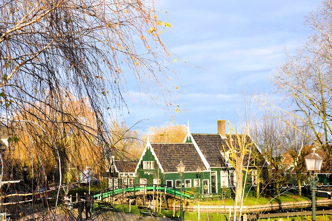 Private Guided Keukenhof Gardens and Zaanse Schans Tour - Keukenhof with a 12:30 entry: how to time your tulip expectations
