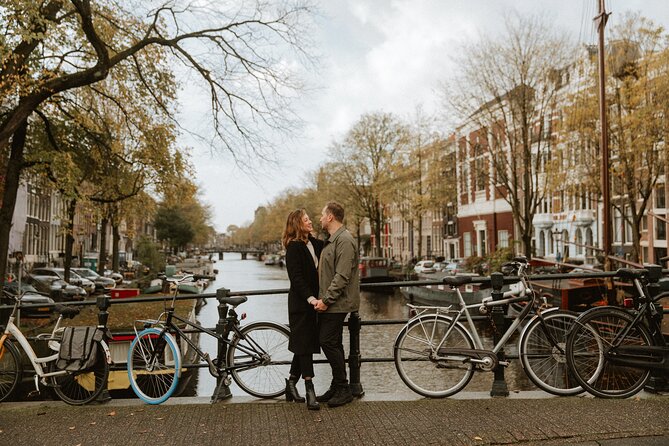 Private Love Story Photowalk Experience - The photo coaching: posing tips that actually help