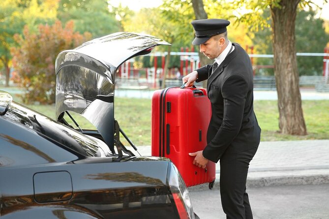 Private One way Transfer Amsterdam Airport to Amsterdam - Schiphol To Downtown: What This Transfer Actually Gives You