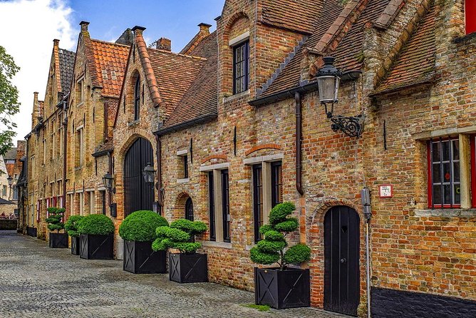 Private Sightseeing Day Trip to Ghent and Bruges from Amsterdam - Beer Experience Stop: A Fun Detour Between Sights