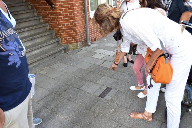 Private Tour: Anne Frank Walking Tour of Amsterdam - Meeting at Merwedeplein: start here, not somewhere else