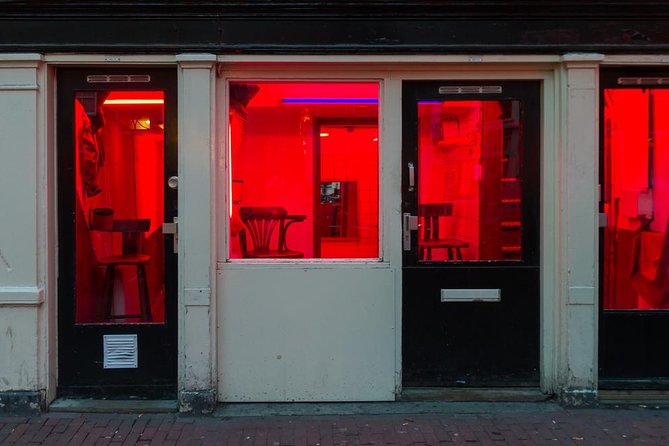 Private tour of Red Light District. English or Spanish - When to go: the 4:00 PM–6:00 PM window matters