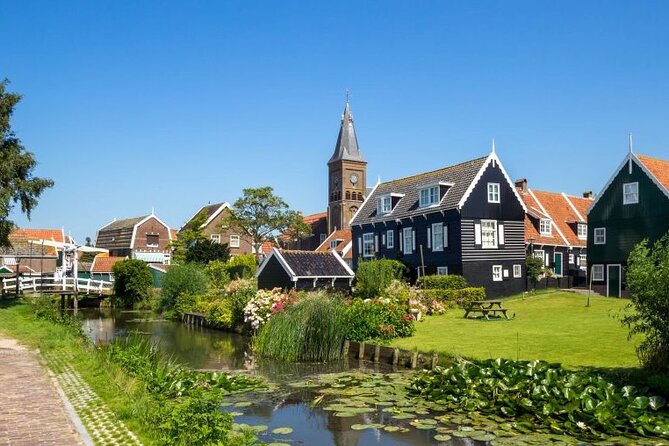 Private Tour to Giethoorn with boat and Zaanse Schans windmills - Why Giethoorn’s canals are worth the trip