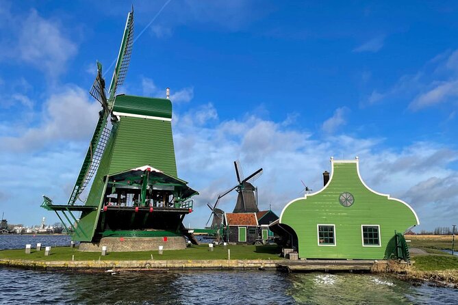 Private Tour to Giethoorn with boat and Zaanse Schans windmills - Zaanse Schans windmills: more than just photos