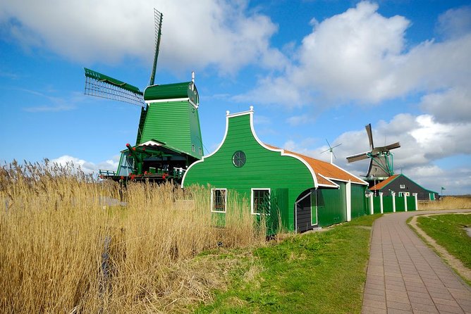 Private Tour Zaanse Schans Windmills and Volendam in Jaguar - Zaanse Schans in one morning: windmills, cheese farm, clogs, and river bridges