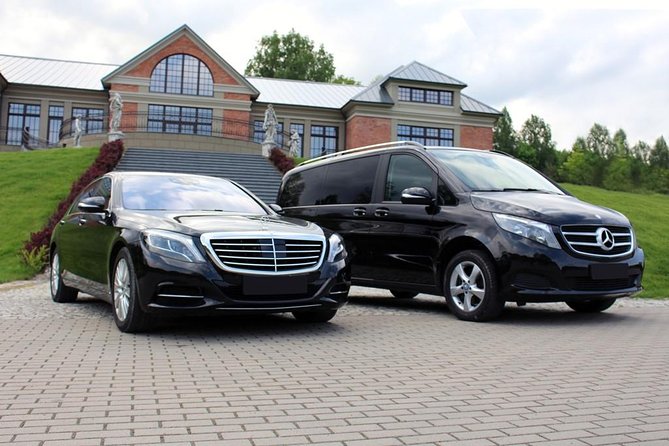 Private Transfer from Amsterdam to the Cruise Port in Rotterdam - Mercedes Sedan vs. Minivan: When Group Size Changes Everything
