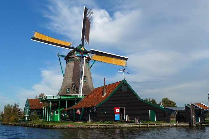 Private Tulip Fields, Windmills and Cheese Tour from Amsterdam - Keukenhof with skip-the-line entry and real walking time