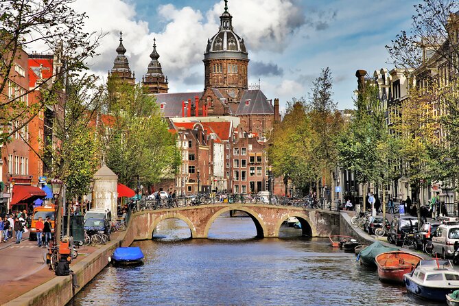 Private walking tour Amsterdam. English or Spanish. - Bike-safety coaching from your guide