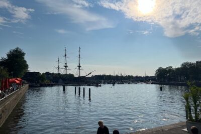 Private Walking Tour of Amsterdam - Starting at Prins Hendrikkade: pickup and route flow