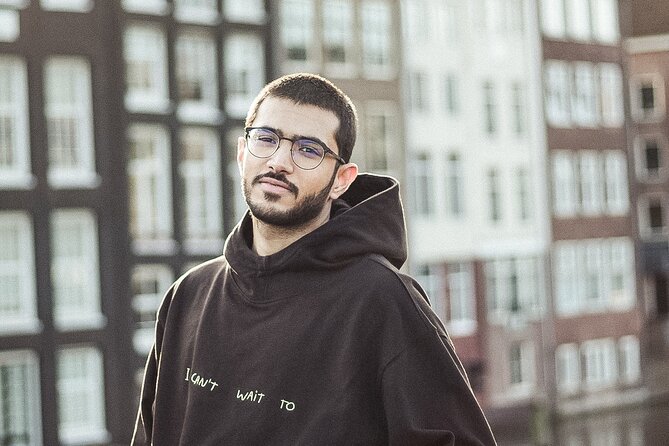 Professional Tinder Photo Session in Amsterdam - The Sandra-Style Shoot: Comfort, Direction, and Better Angles