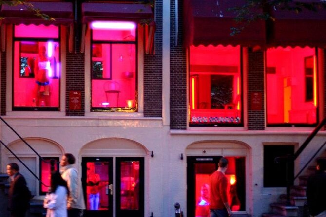 Red Light District Primetime Private Tour for 18+ Only - Stop 3: Fo Guang Shan He Hua Temple—quiet contrast in the middle of the action