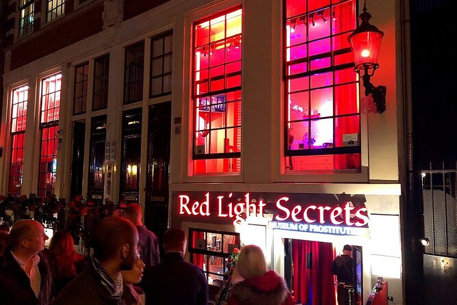Red Light District private tour with a local - Ending at Paulusbroederssluis: your map and how to use it