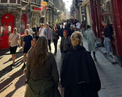 REDKULT: Red Light District & Historical City Center - Finding your guide at Beursplein 4 (you won’t waste time)