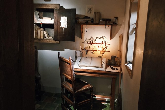 Rembrandt House & Neighborhood Exclusive Guided Walking Tour - Key highlights worth knowing before you go