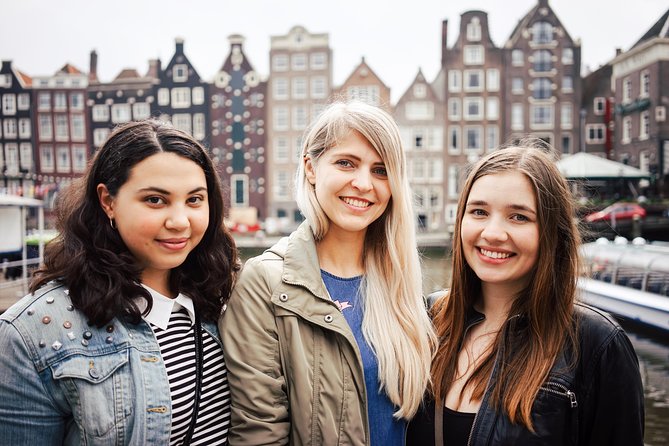 See Shoot Share | Photo Tour - 9 Little Streets (Negen Straatjes): street photos where every corner gives you choices