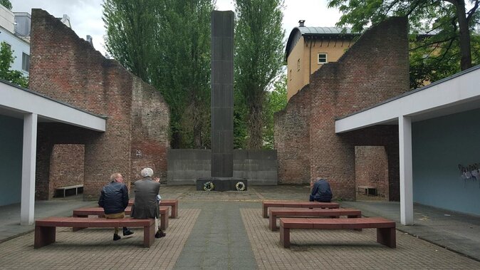Self-Guided Audio Tour Holocaust Series: The Jewish Quarter - Key highlights at a glance