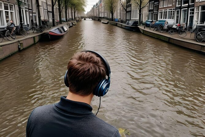 Self-Guided Audio Tour of The Red Light District - How the offline audio tour works in English (and what to bring)