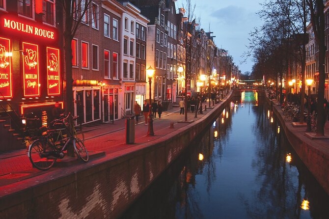 Self-Guided Audio Tour of The Red Light District - Madame Tussauds Amsterdam at Dam Square: pop culture next to old power