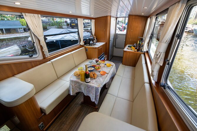 Small Group Boutique All-Inclusive Tour (max 12 p) With Captain - The Drift Away Advantage: Narrow Canals, Low Bridges, and No Fixed Route