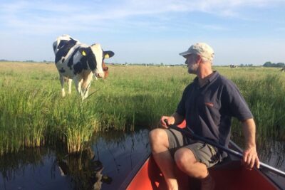 Small-Group Guided Sunset Canoe Tour in Waterland with Dinner - Meeting Majel in a tiny village home before you touch the water
