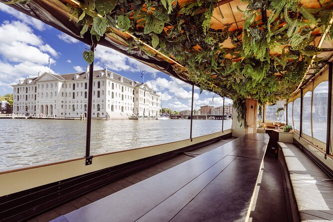 Small-Group Luxury Canal Cruise with Local Skipper - 17th-century canal houses: luxury details you can actually see