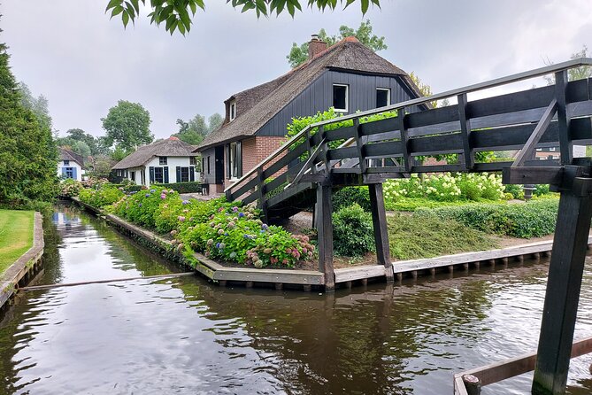 Small-Group Tour to Windmills & Giethoorn with boat tour - What to pack and how to pace yourself for 9 hours