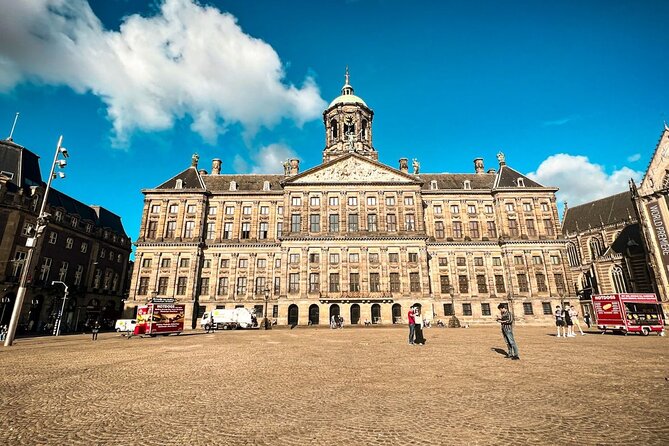 Small Group Walking Tour - Hello Amsterdam - Keizersgracht (Emperor’s Canal): family life and Dutch identity