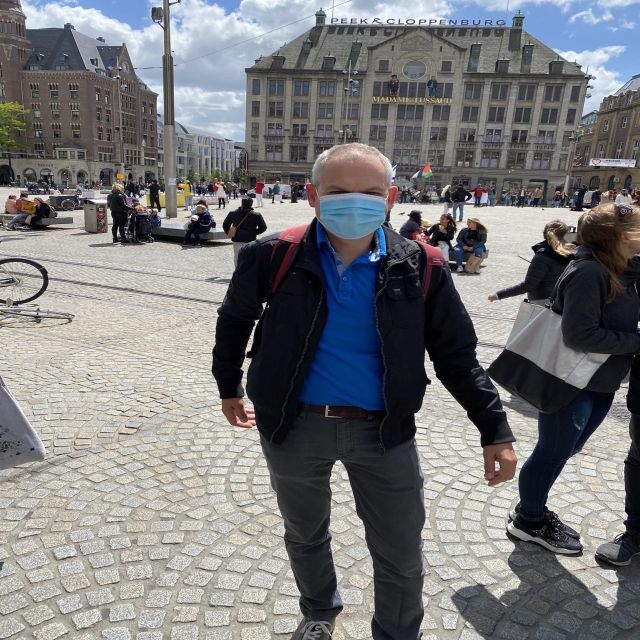 Sprechen Sie Gras? German Tour of Amsterdam's Coffeeshops - Getting oriented at Dam Square with a clear, no-stress plan