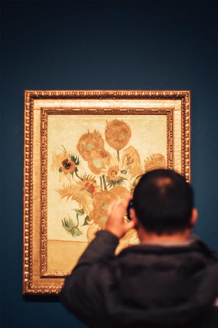 Van Gogh and Rijksmusuem Tour: Small Group Tour with Entry - Walking to Van Gogh: keeping momentum without rushing