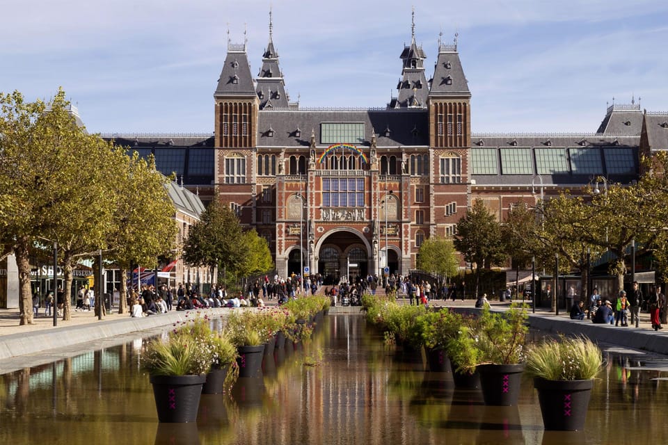 Van Gogh and Rijksmusuem Tour: Small Group Tour with Entry - Rijksmuseum first: seeing Rembrandt and Vermeer with the right focus