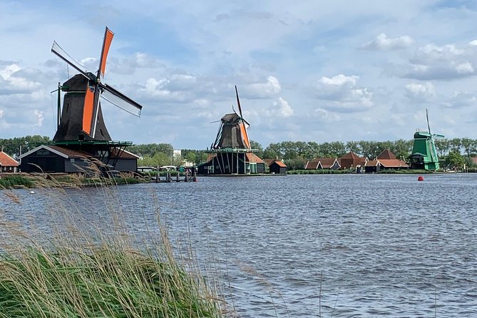 Visit Amsterdam Countryside with windmills by bike - Meeting point near Amsterdam Centraal, and how the timing feels in real life