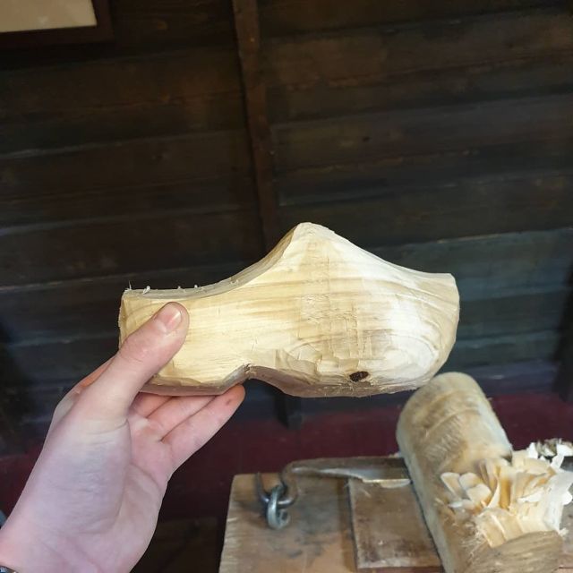 Volendam: 2-Hour Clogmaking Workshop and Cheese Tour - Who should book this clogmaking and cheese tour in Volendam