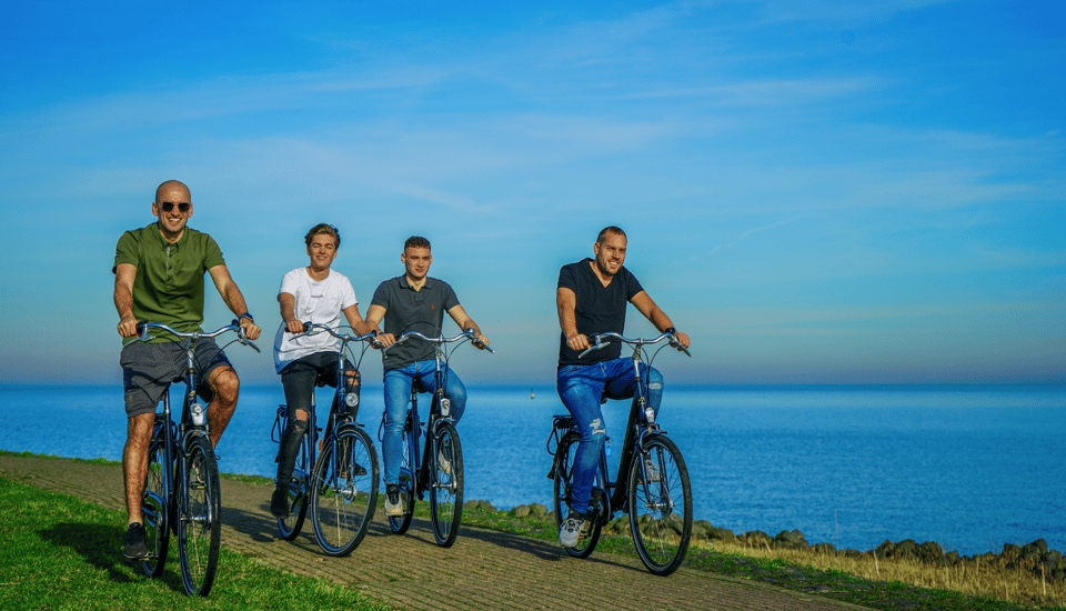 Volendam: Bike Rental including Highlights-Routes - Why a Volendam bike day beats sitting in Amsterdam