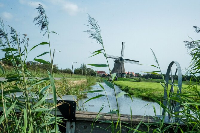 Volendam: E-bike rental with suggested countryside- and fisherman village route - Edam in About an Hour: Canals, Alleys, and a Cheese Stop