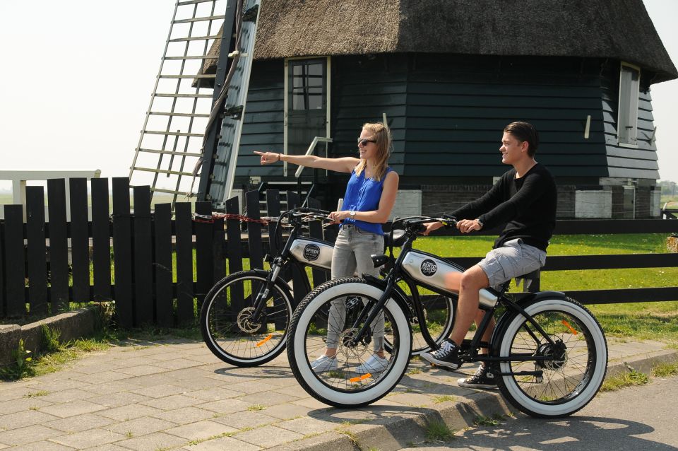 Volendam: E-Fatbike Rental - Monnickendam: bronze-brick houses, old harbor charm, and a brewery stop