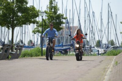 Volendam: E-Scooter Rental - Rolling out to the Dutch dikes: cows, meadows, and windmill views