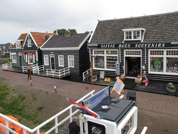 Volendam & Marken Private Tour in luxury Jaguar S Type 1/2 day - Getting picked up in a Jaguar S-Class (and why it matters)