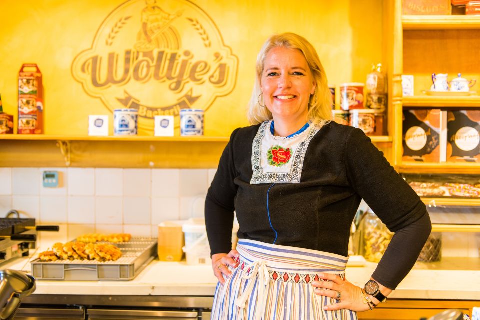 Volendam: Stroopwafel Experience with Tasting - Volendam’s Stroopwafel Bakery: A Sweet Stop That Feels Like Work