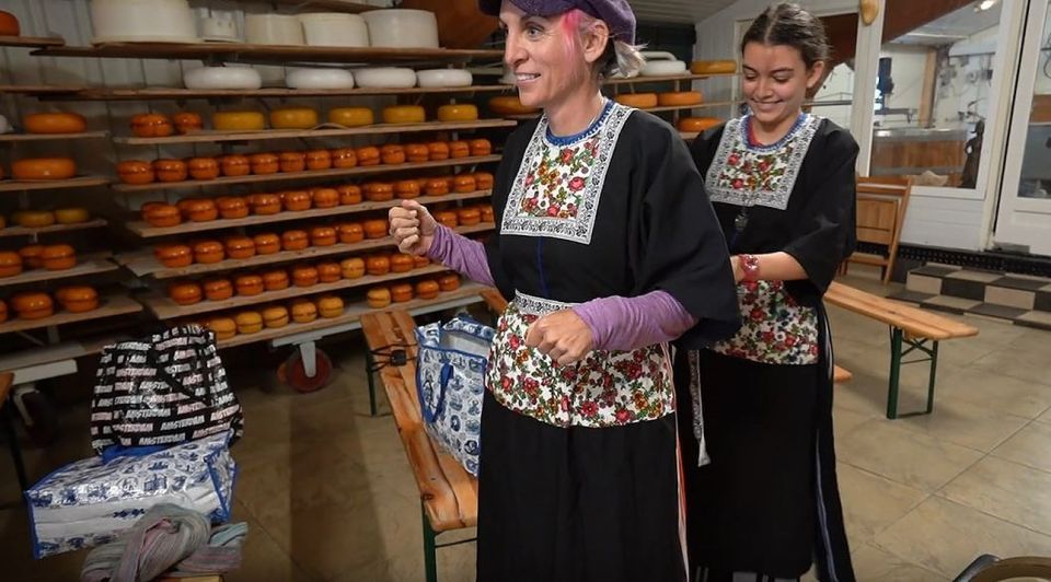 Volendam: Traditional Costume Photo with Cheese & Clog Tour - Clog making and cheese know-how: what the guided part adds