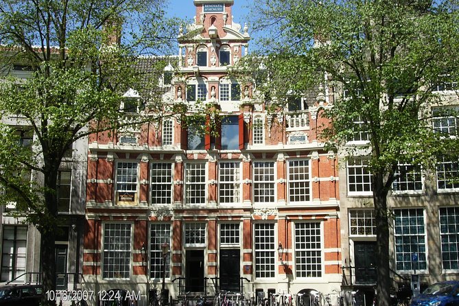 Walking tour of 2 hours of the highlights of Amsterdam - Nieuwmarkt: Waag, Trippenhouse, and 15th-Century Amsterdam Vibes