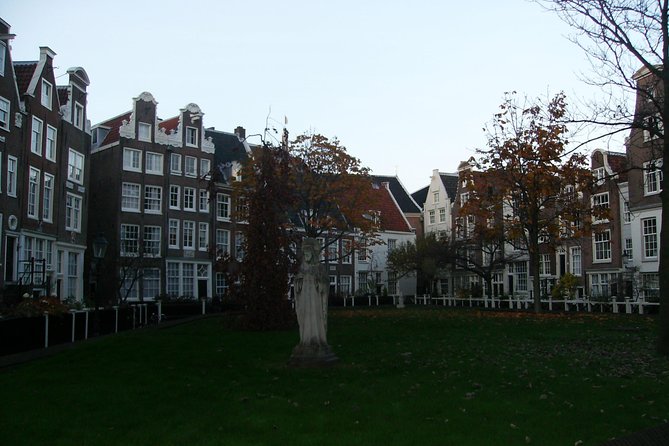 Walking tour of 2 hours of the highlights of Amsterdam - Amsterdam Gallery: Watching Original 17th-Century Paintings for Free
