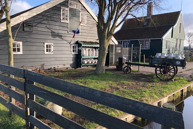 Windmill village Zaanse Schans from Amsterdam Central Station - Molen De Kat: seeing a mill and understanding what extra tickets mean